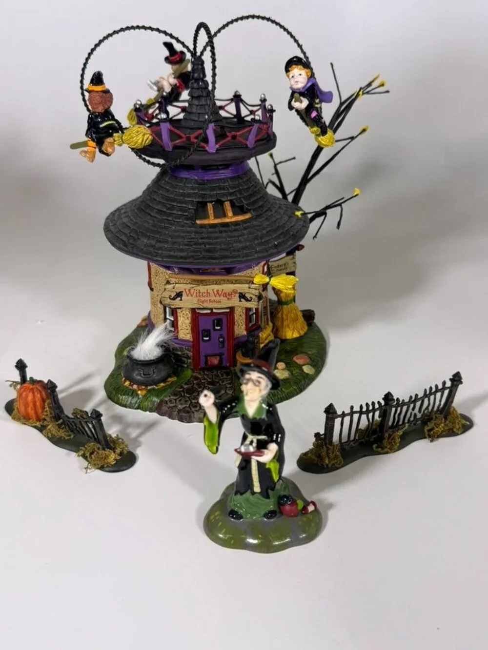 Halloween House Dept 56 Snow Village Witch Way? Flight School  Gift Set Witches